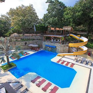 Binniguenda Huatulco & Beach Club